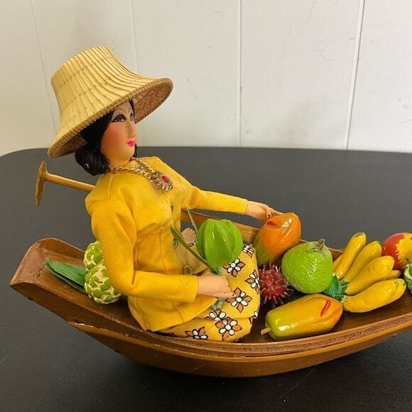 Vintage Wooden Polynesian Model Boat With Ethnic Woman Local Dress Hala Fruit - Picture 5 of 8